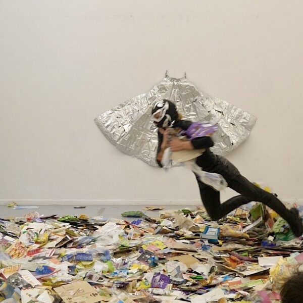 France Hervé performance Catch Caffeine cape déchets Julie Genelin